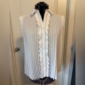 🌷 Sleeveless Lagerfeld pleated blouse ☀️